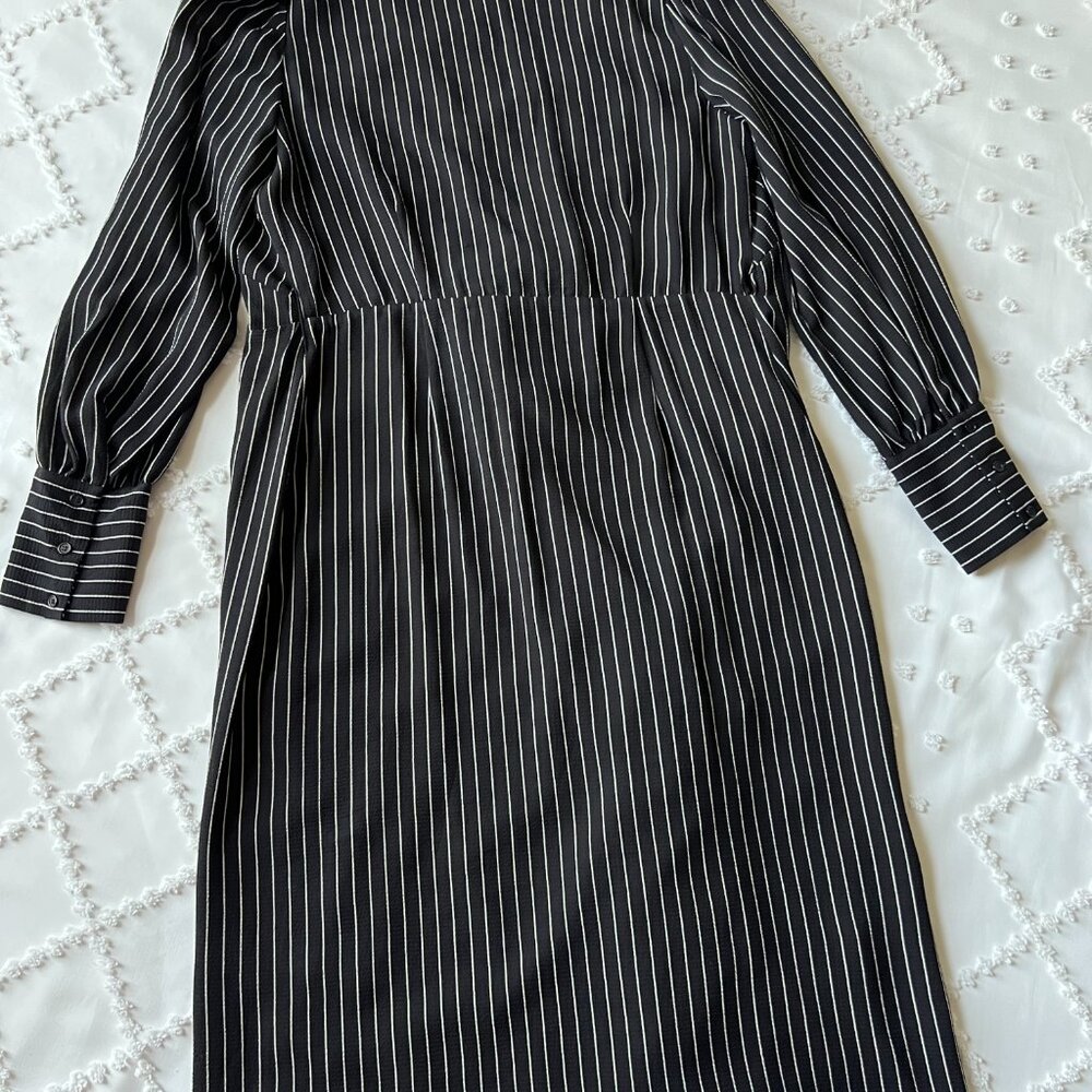 Max Studio Long sleeve V-neck midi wrap dress Size Medium - Picture 13 of 15